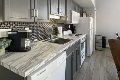 Image de Bright and Gorgeous! Fish across the street - Lake Access in Branson!