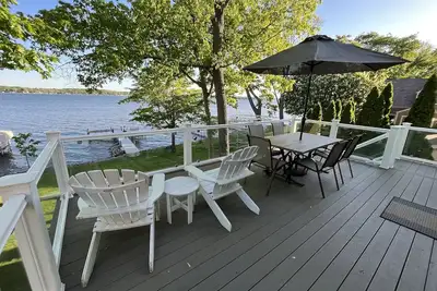 Image de Pewaukee Lake House Rental with Pier, 4 Bedrooms 2. 5 Baths - Family Friendly