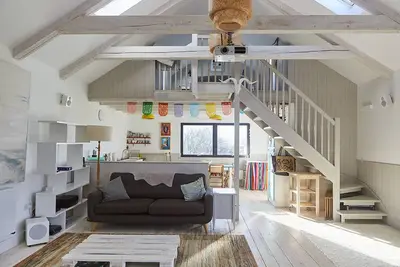 Light and Spacious Holiday Barn in North Cornwall