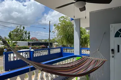 Image de 1a - Large Beach House near Crash Boat Beach/Bqn