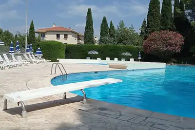 Image de Appartement standing 2 pièces 4 personnes dans grand parc avec piscine, tennis
