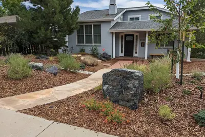 Image de Adorable, Clean and Quiet, Close to Mt trails, park, Pearl St. and biking