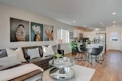 Image de A modern luxury getaway 5 minutes from downtown Longmont.