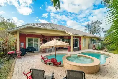 Image de Charming Equestrian & Vacation Paradise Pool Home