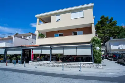 Image de Modern apartment first row to the sea