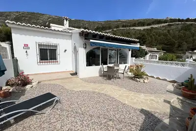 Image de Beautiful bungalow with sea view.