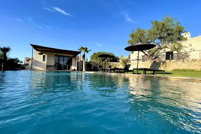 Image de Villa Sunset-Piscine-Femme de service