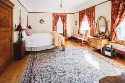 Image de The Amati Suite · 1 Br Suite in Historic Mansion!