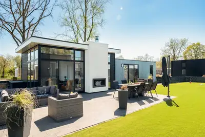 Image de Luxury vacation home sea view Maximal Plus directly on Lake Veluwe