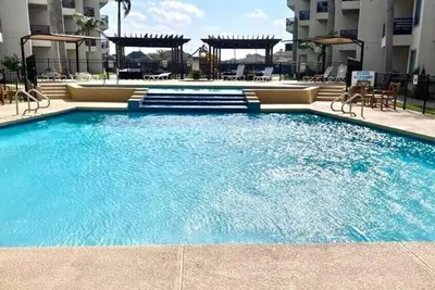 Image de Modern Condo Family Friendly