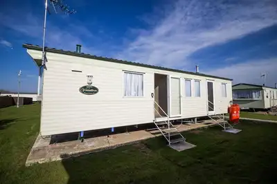 Image de 8 berth caravan for hire at St Osyth Beach Holiday Park in Essex ref 28026fi