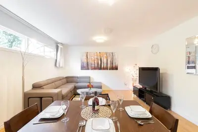 Image de Spacious Private Suite W/ Backyard (Yonge & Finch)