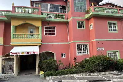 Tropical Court Hotel