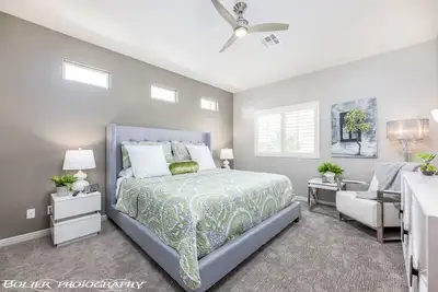 Image de Beautiful 3-bed professionally appointed golf sport & desert recreation getaway.