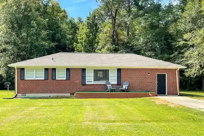 Image de 3 Br Near Tennis Center~Golf~Berry~Shorter