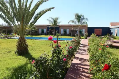 Image de Villa Traditionnel avec 4 suites et piscine pour familles