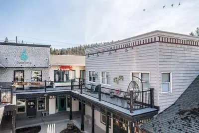 Image de Dog-friendly downtown condo - large balcony, fast WiFi, updated interior & W/D