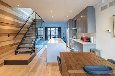 Image de Modern Townhome 19b | Parking | Hosted By StayRafa