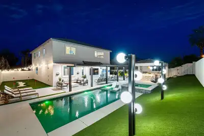 Image de Interstellar w/Pool, Golf, & Game room/Sleeps 23!