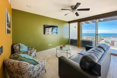 Image de Upscale Ocean View Condo Close to it all #509