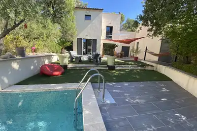 Image de villa de vacances ****  Provence- Vaucluse tout confort, piscine privée chauffée