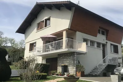 Image de A 5 minutes d’Annecy? Appartement au 2ème étage d’une maison avec grand jardin