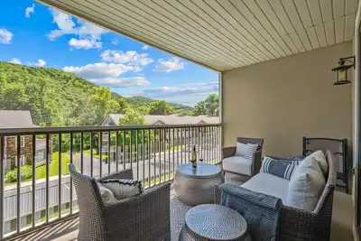 Image de Walk-in/no steps, pools, pickleball, weekly discount! Stay & Play golf package!