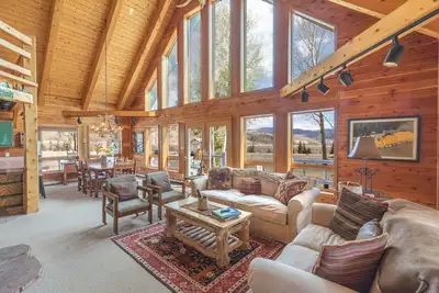 Image de Custom Log Home-Pet-Friendly-Rio Grande River Access-Breathtaking Views