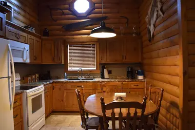 Image de Cozy High Falls Cabin