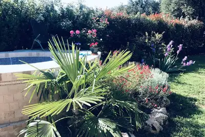 Image de Maison de campagne romantique avec jacuzzi, à 20 minutes du Verdon!