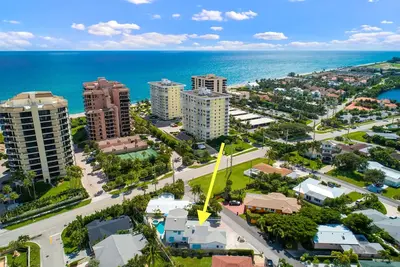 Image de 1 Block Walk to Beach ~Private Pool ~ King Bed