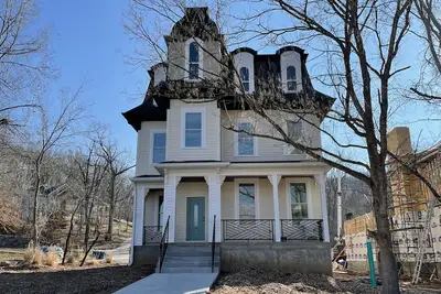 Image de Unique Victorian Experience Near Everything