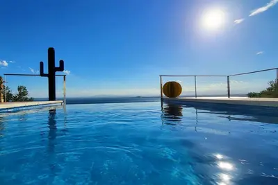 Image de Villa Alco à Roses avec vue sur la mer Av-68