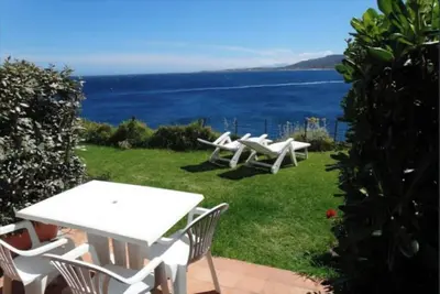 Image de Calvi studio, accès direct mer, piscine, parking, une superbe vue baie et citadell