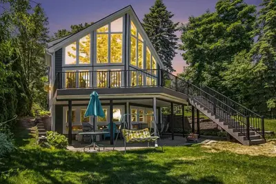 Image de Panoramic view of spectacular all sports lake. 3 bed/3. 5 bath