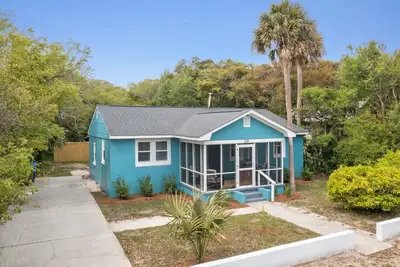 Image de 208 W Ashley - Under the Palms - Central Location - Pets Considered