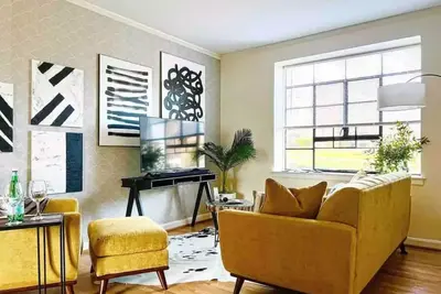 Image de Downtown Raleigh Boho Gem: 2br Chic Retreat W\/ Car Access!