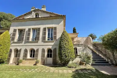 Image de Villa Chateaubriand sur Hyères proche du centre-ville