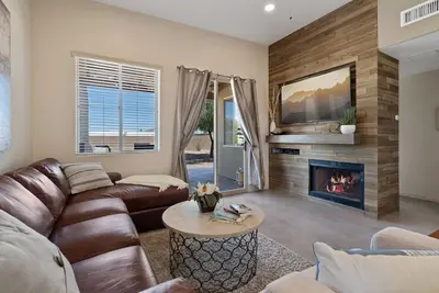 Image de Quiet 3-bed/2-bath gated home near StarrPass Resort with garage, washer/dryer