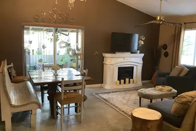 Image de Cozy living, Quiet neighborhood!