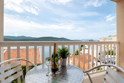Image de Apartments Knežević - One Bedroom Apartment with Balcony and Sea View 12
