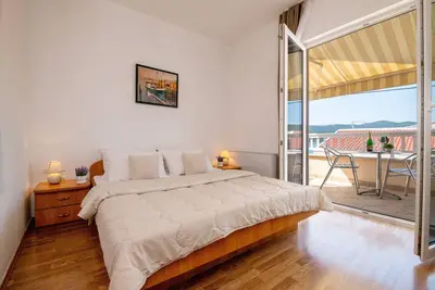 Image de Apartments Knežević - Studio Apartment with Balcony and Sea View 11