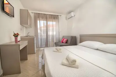 Image de Apartments Ćapeta Neum - Studio Apartment with Balcony 6