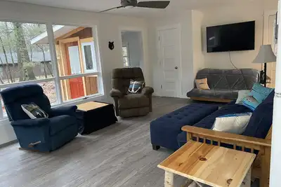 Image de Cozy cottage just one mile from the Platte river, close to the Sleepy Bear dunes