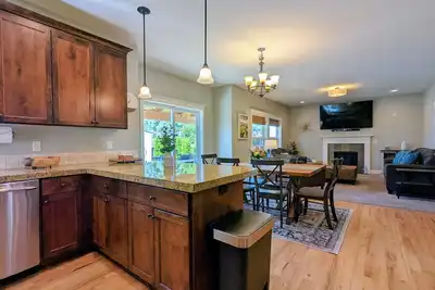 Image de Chez Pinot Vino! A Great 3 bed/2. 5 bath Family Home - Pet Friendly