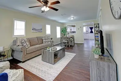 Image de Renovated home, quiet neighborhood -Route 66/ Expo/Greenwood/Downtown/Hillcrest