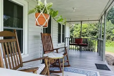 Image de The Old Farmhouse near Pisgah National Forest entrance