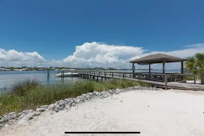 Image de Boaters paradise…Beach Access, boat slips and pool