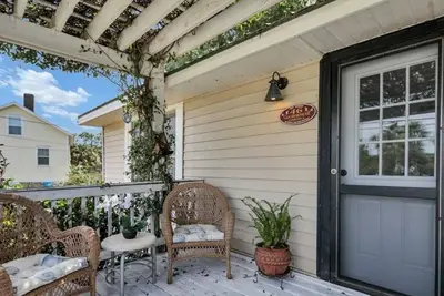 Image de Tybee Lighthouse Cottage (A): Walk to the Beach!