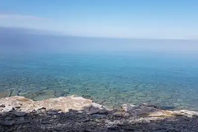 Image de Unique stone cottage on Turquoise waters of the Bruce Pennisula